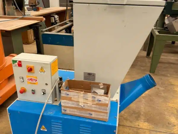 Macinatore Comafer 300s c.e. usato